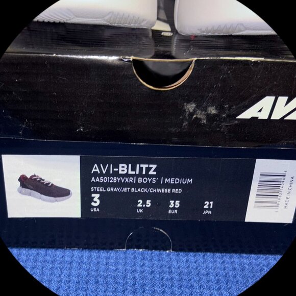 AVI-Blitz Steel Gray/Jet Black/Chinese Red Boys Size 3 Sneakers - Picture 10 of 10